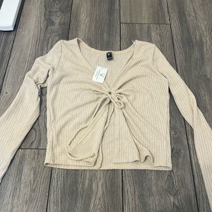 Windsor Long sleeve shirt, NWT. Size L.